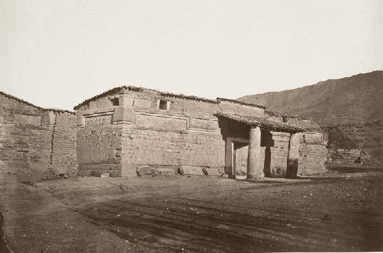 Maison du Curé, à Mitla, exterieur